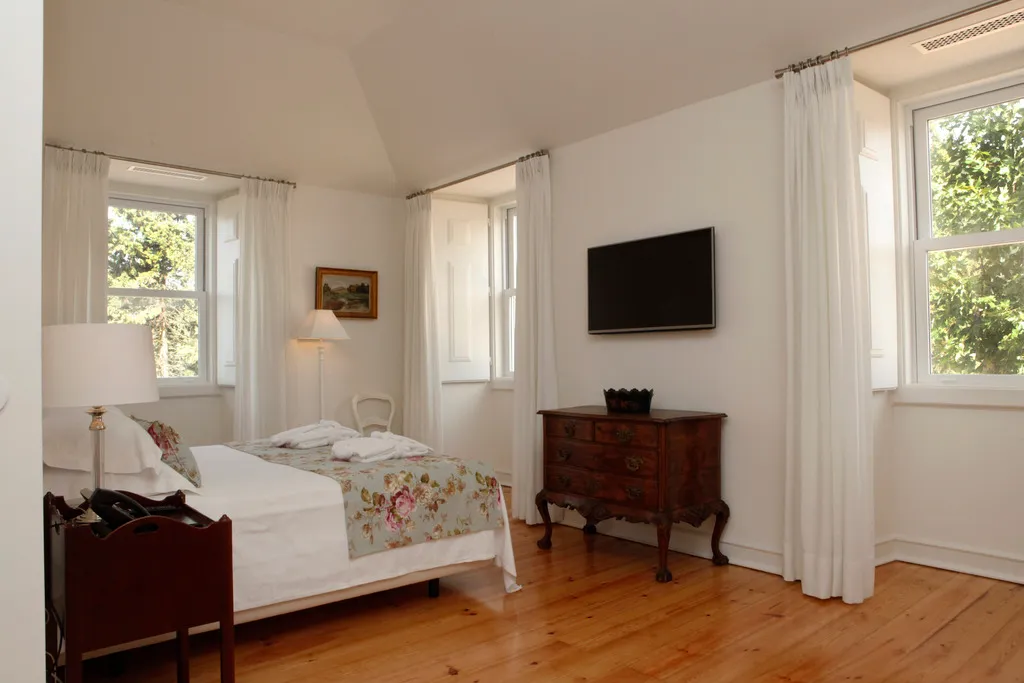 JUNIOR SUITE STANDARD Room, Casa Palmela - Small Luxury Hotels & Villas, Lisbon
