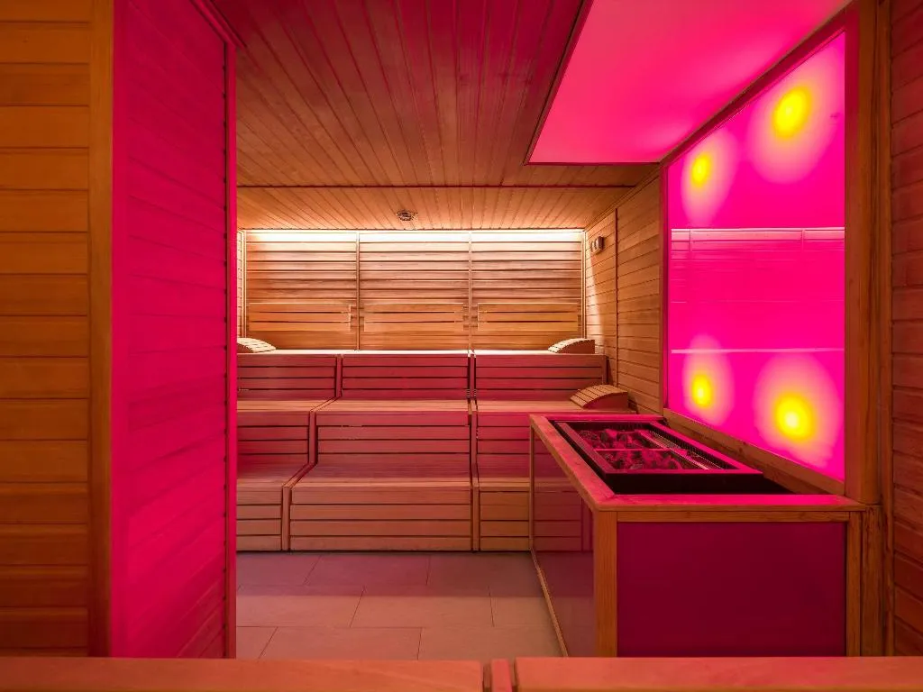 Sports and Entertainment, Movenpick Hotel Amsterdam City Centre, Amsterdam
