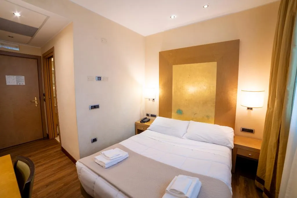 DOUBLE SINGLE USE STANDARD Room, Tiffany Milano, Milan