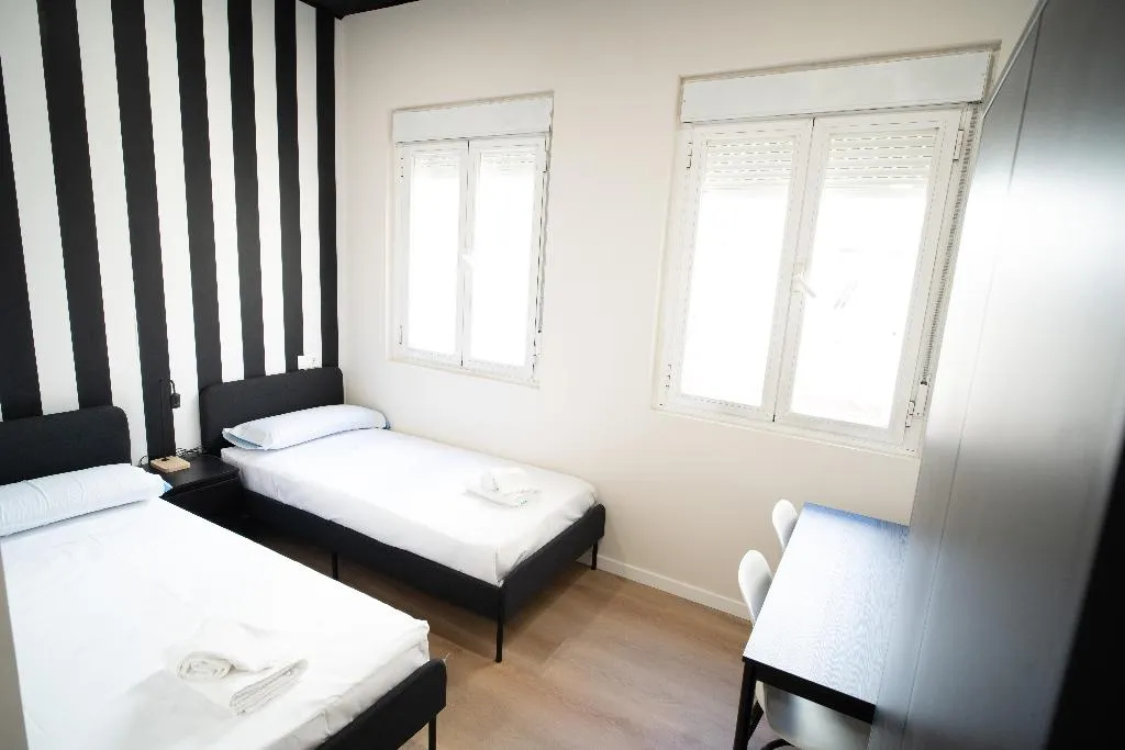 Double or Twin BASIC Room, Adventure Hostel Madrid, Madrid