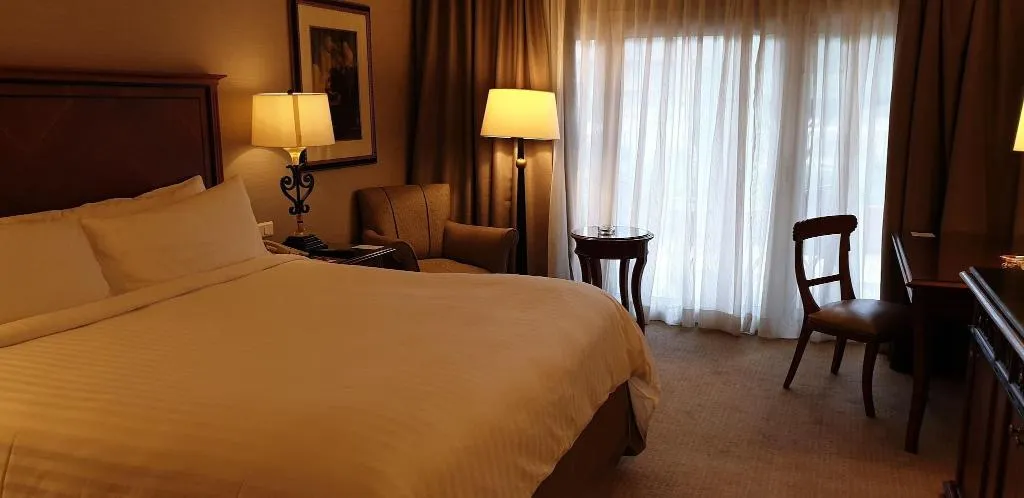 DOUBLE DELUXE KING BED Room, Cairo Marriott hotel & Omar Khayyam Casino, Cairo