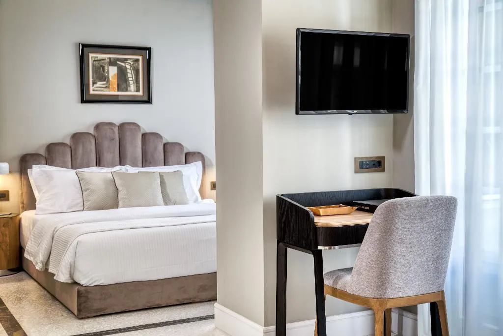 SUITE STANDARD Room, Athenian Foss, Athens