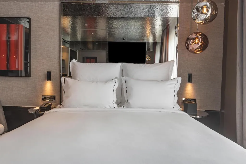 DOUBLE GUEST ROOM QUEEN BED Room, Adia Aluma Athens, Curio Collection, Athens