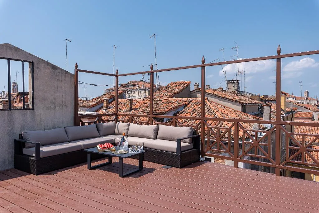 Terrace, La Finestra sulle Beccarie, Venice