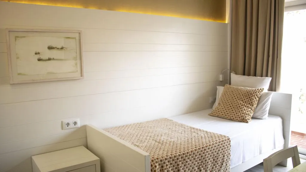SINGLE STANDARD Room, Hotel Illa D'or & Club Apartaments, Majorca