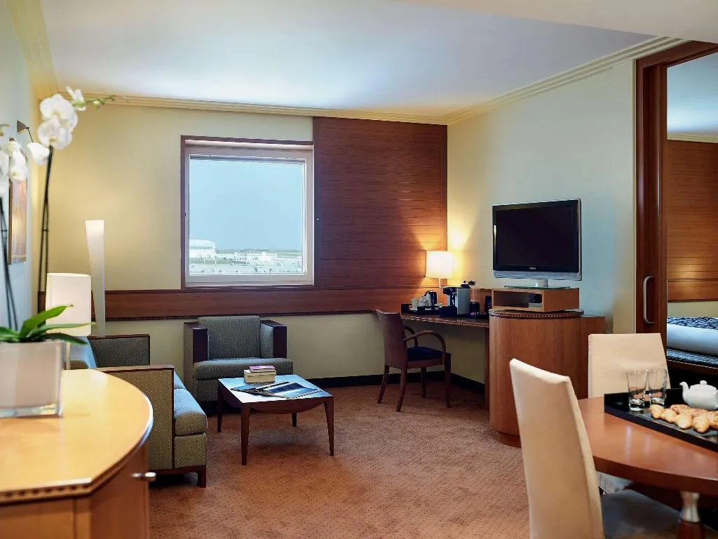SUITE CLUB KING BED Room, Sofitel Athens Airport, Athens