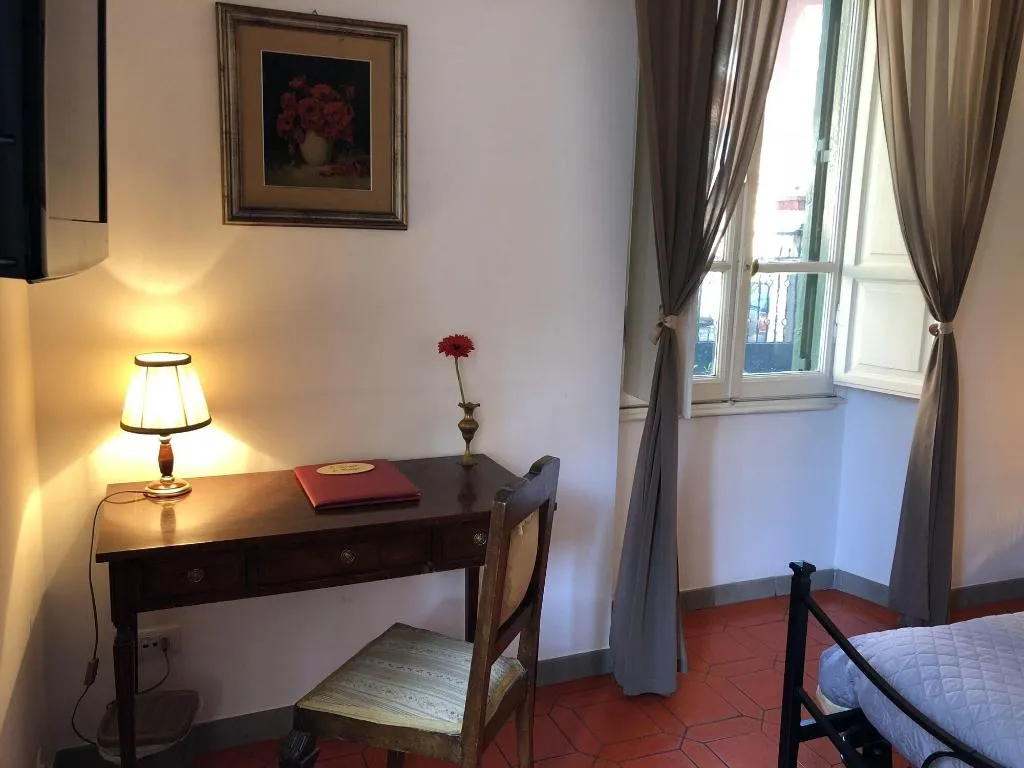 Room, Il Tempio Di Morfeo, Rome