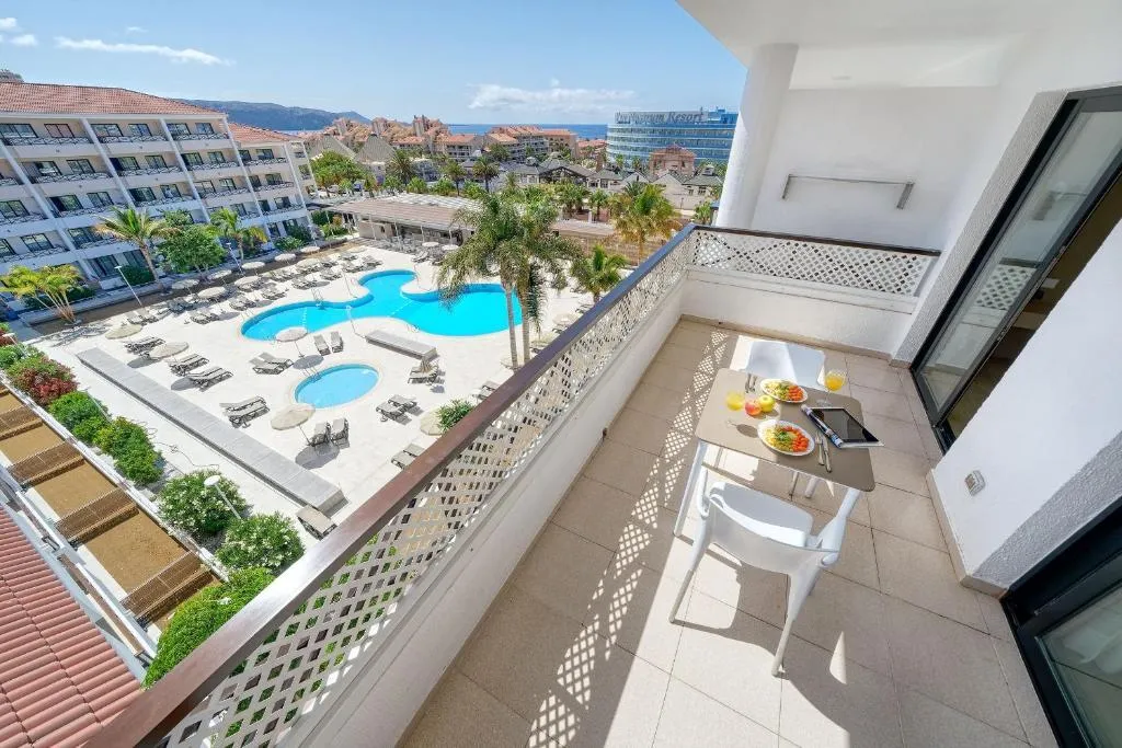 APARTMENT CAPACITY 4 ONE BEDROOM Room, Parque la Paz, Tenerife