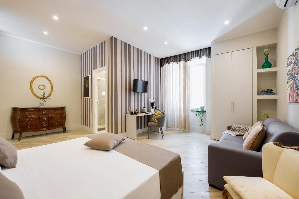 QUADRUPLE CITY VIEW Room, It's Room Naples, Naples