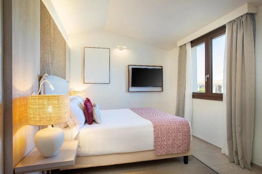 DOUBLE SUPERIOR KING BED Room, Mangia's Santa Teresa Sardinia, Curio Collection, Olbia
