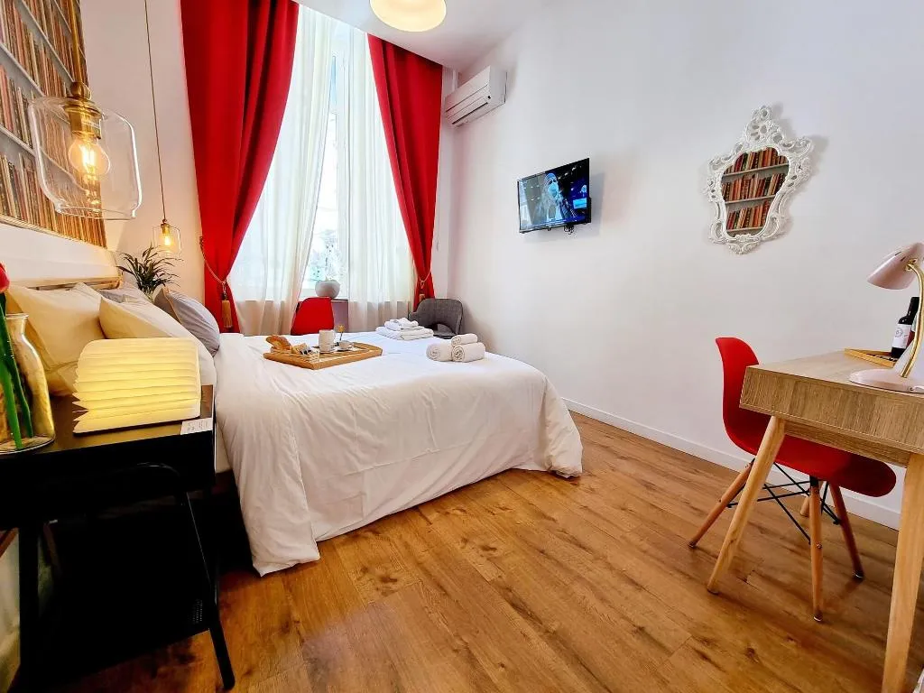 Room, Daily Napoli, Naples