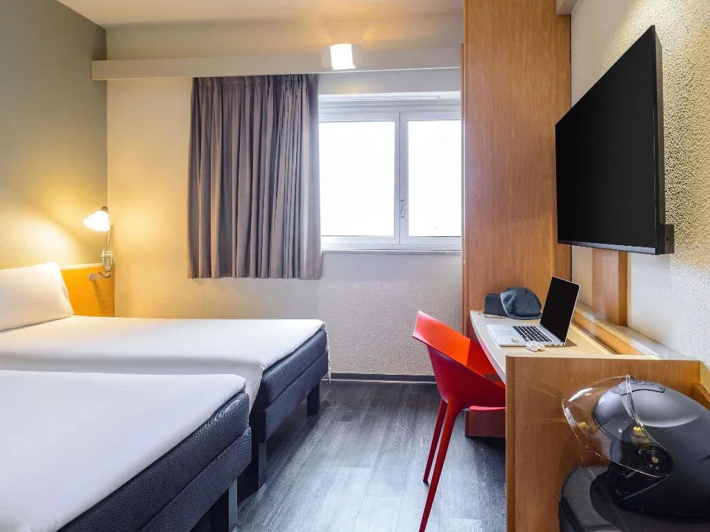 TWIN STANDARD Room, Ibis Milano Centro, Milan