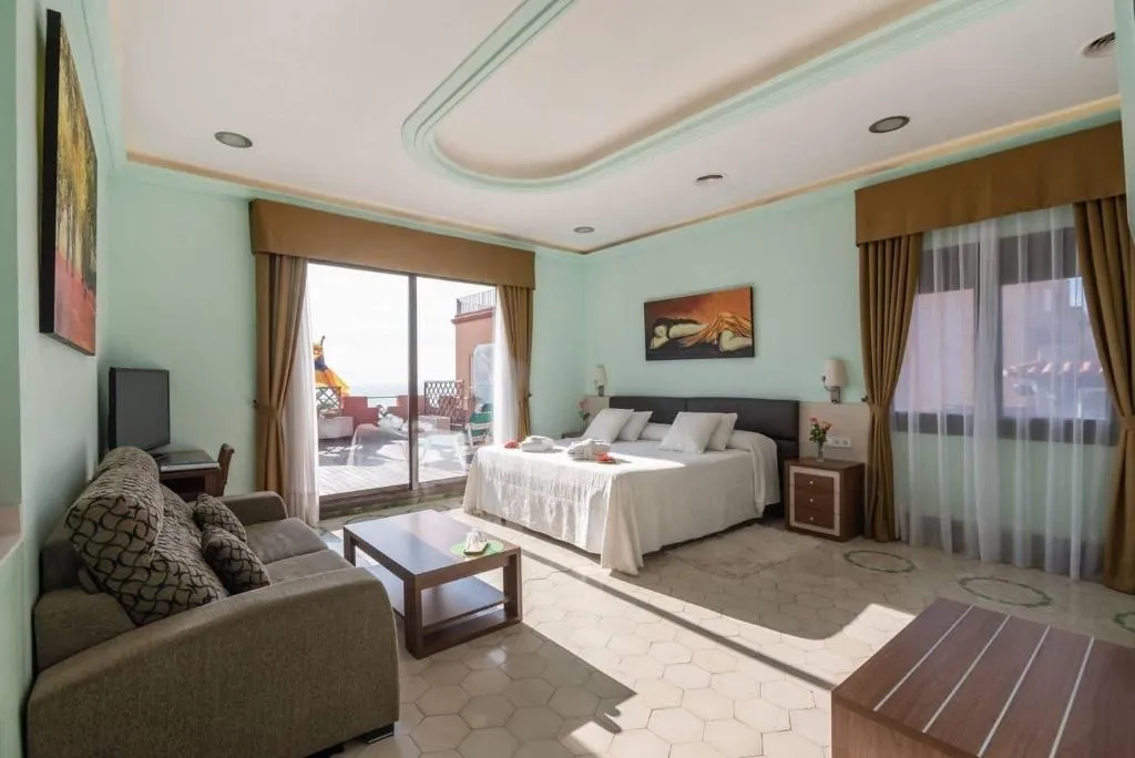 Room, Hotel Llar De Capitans, Barcelona