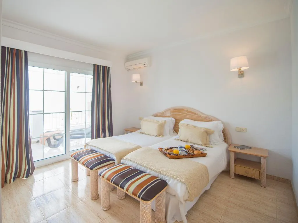 APARTMENT TWO BEDROOMS Room, Ona Village Cala d'Or, Majorca