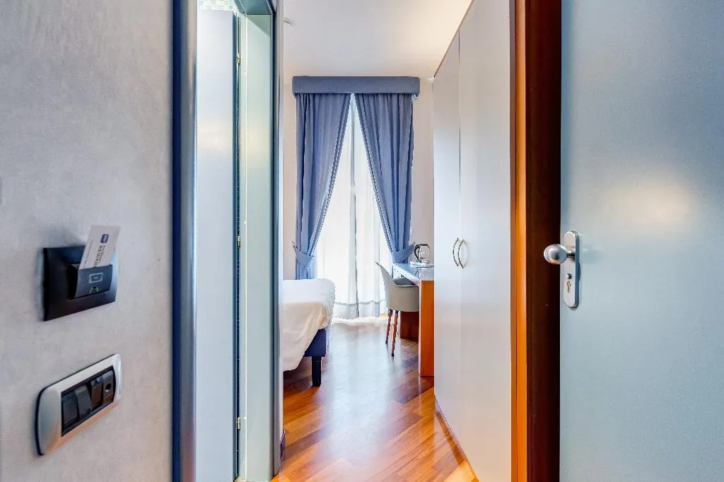 TRIPLE STANDARD Room, Best Western Plus Hotel Plaza, Naples