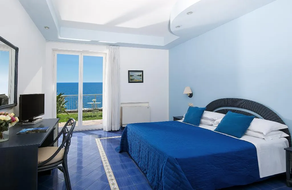 Room, Hotel Club Due Torri, Naples