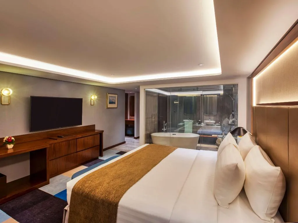 Room, Queen Elizabeth 2, Dubai