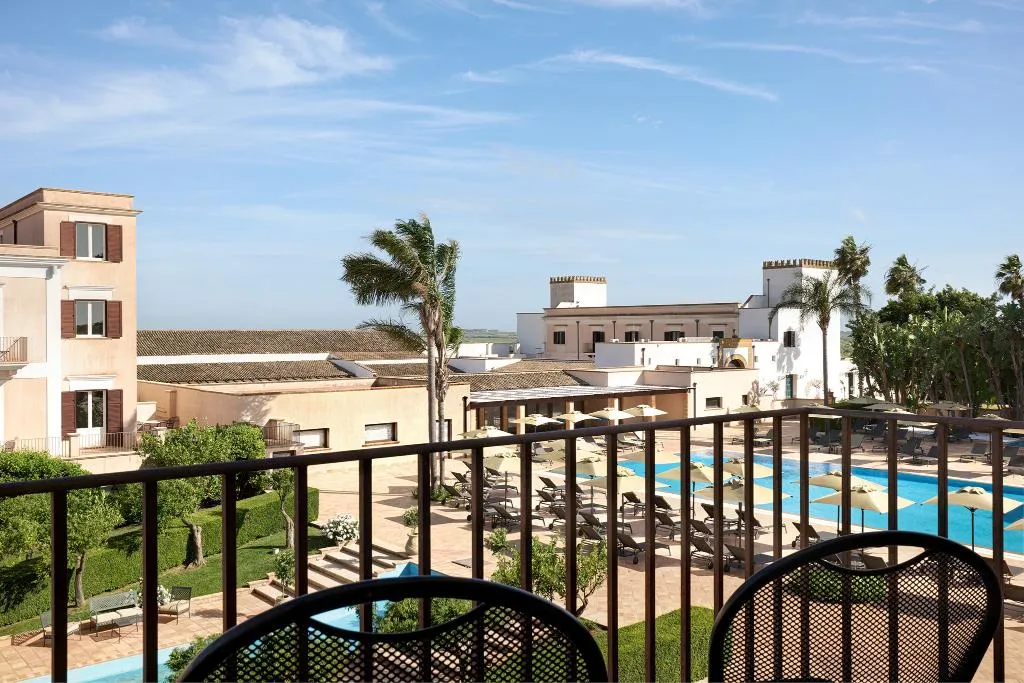 JUNIOR SUITE POOL VIEW Room, Almar Giardino di Costanza Resort & Spa, Palermo