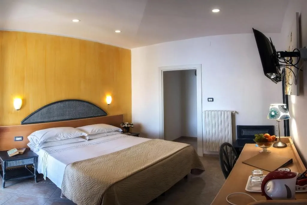 Room, Garden Hotel, Naples