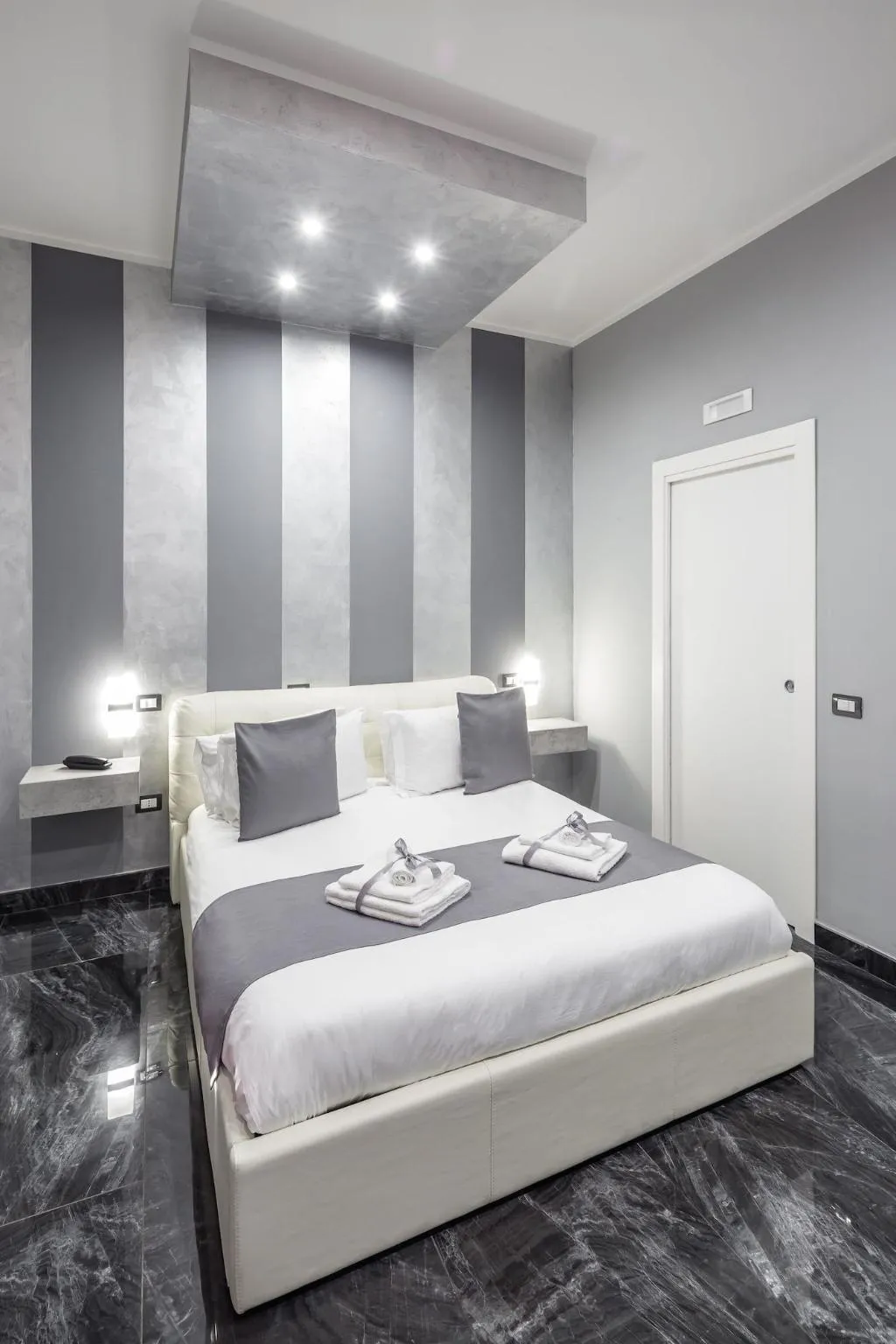 DOUBLE ECONOMY Room, Hotel Palace Napoli, Naples