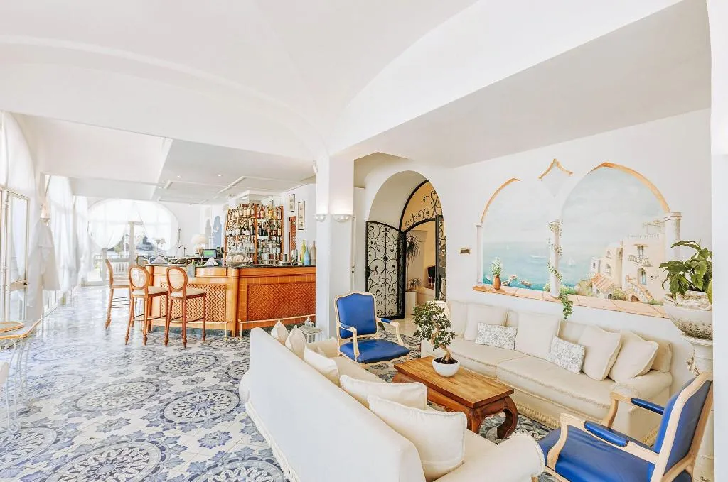 Bar, Miramare e Castello, Naples
