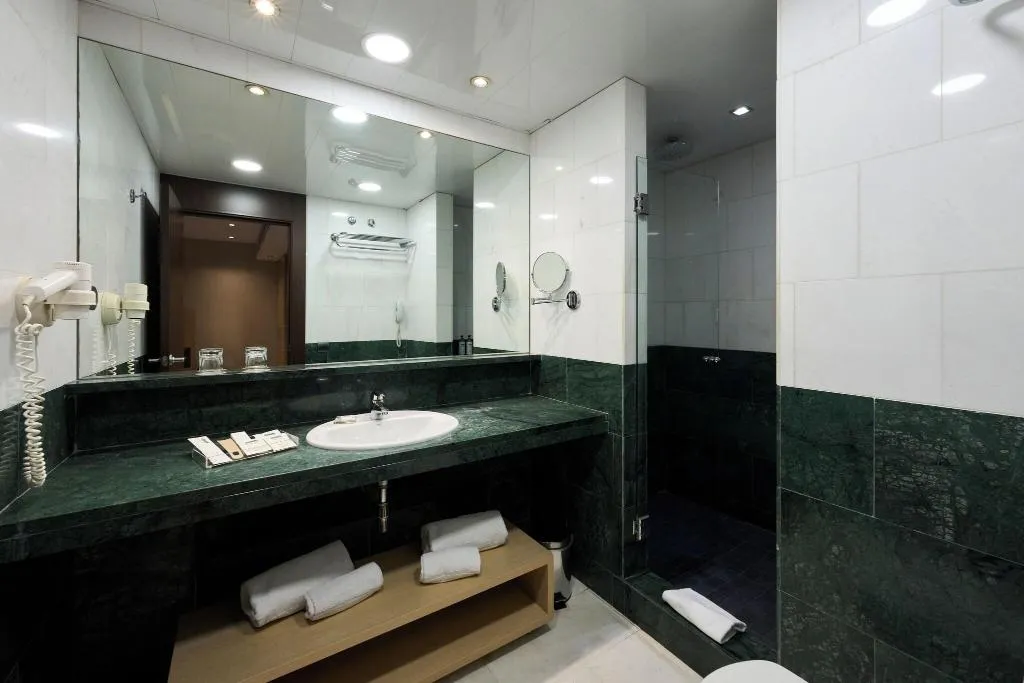 JUNIOR SUITE KING SIZE BED Room, Catalonia Sagrada Familia, Barcelona
