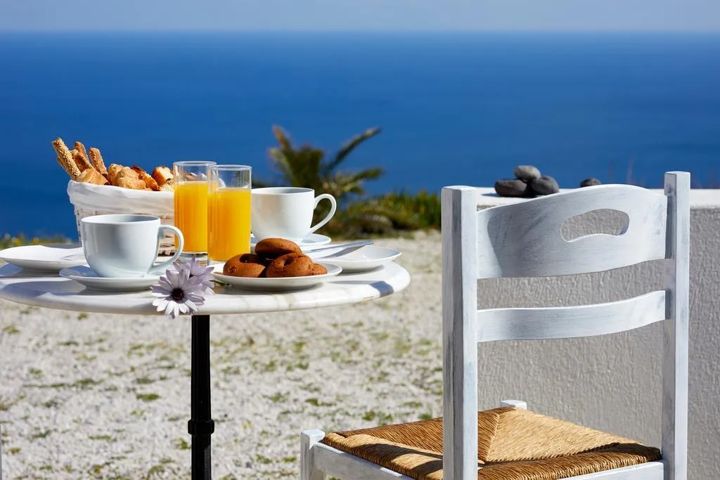 Double or Twin SUPERIOR Room, Golden East, Santorini
