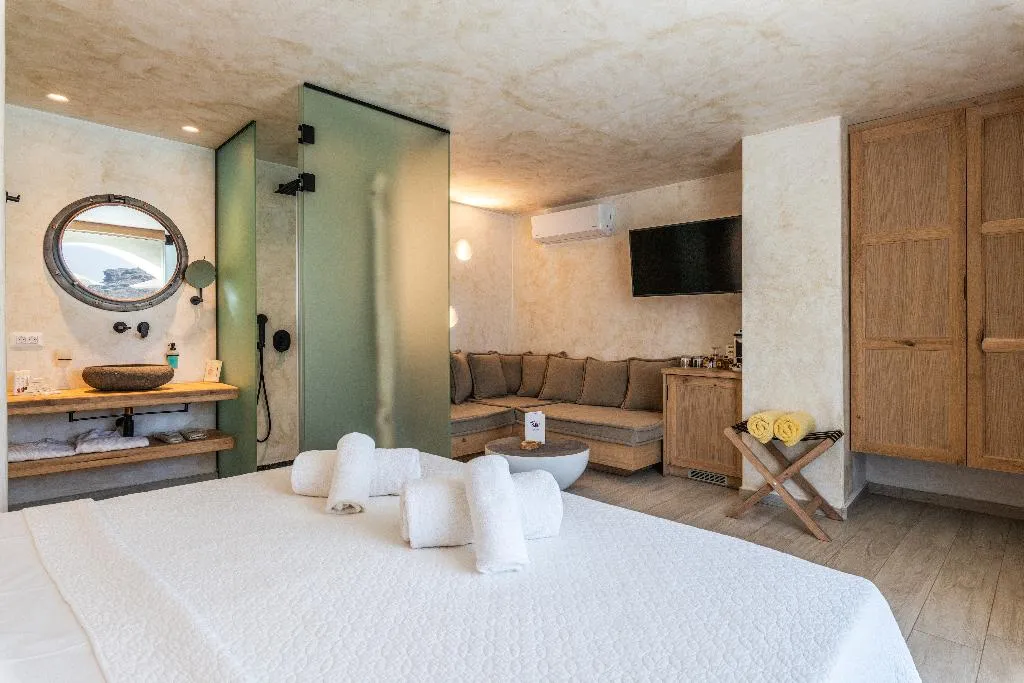 JUNIOR SUITE SEA VIEW Room, Panormos Village Seaside Resort, Mykonos