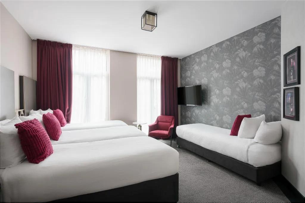 QUADRUPLE STANDARD Room, Krisotel, Amsterdam