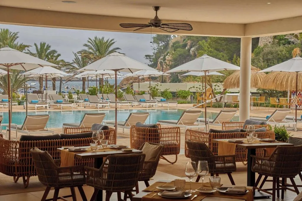 Restaurant, Cala San Miguel Ibiza Res, Curio Colllec by Hilton, Ibiza