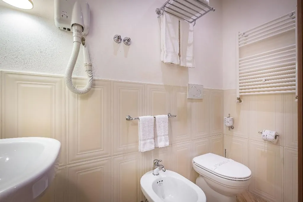 DOUBLE ECONOMY Room, Hotel Ungherese Small Luxury Hotel, Florence