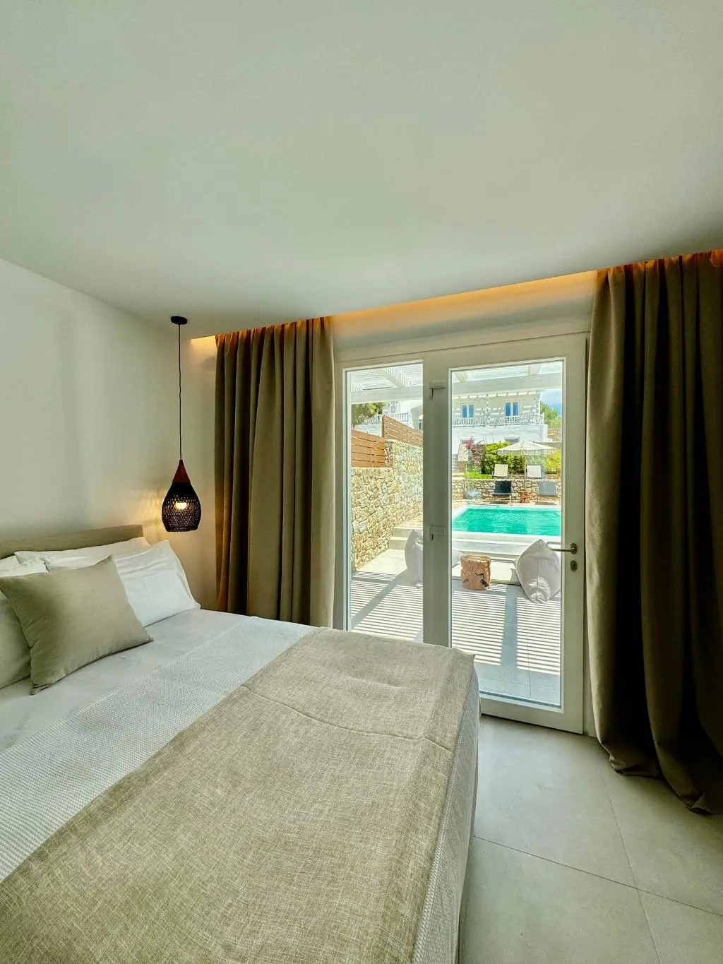 SUITE QUEEN SIZE BED Room, Sofos Suites Mykonos, Mykonos