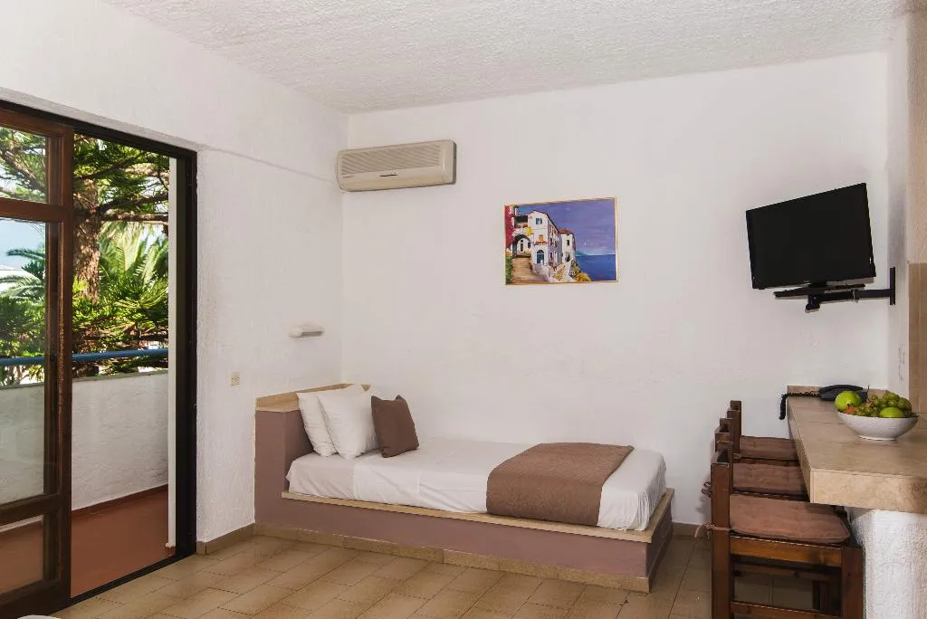 STUDIO CAPACITY 3 Room, Aspro Hotel, Crete