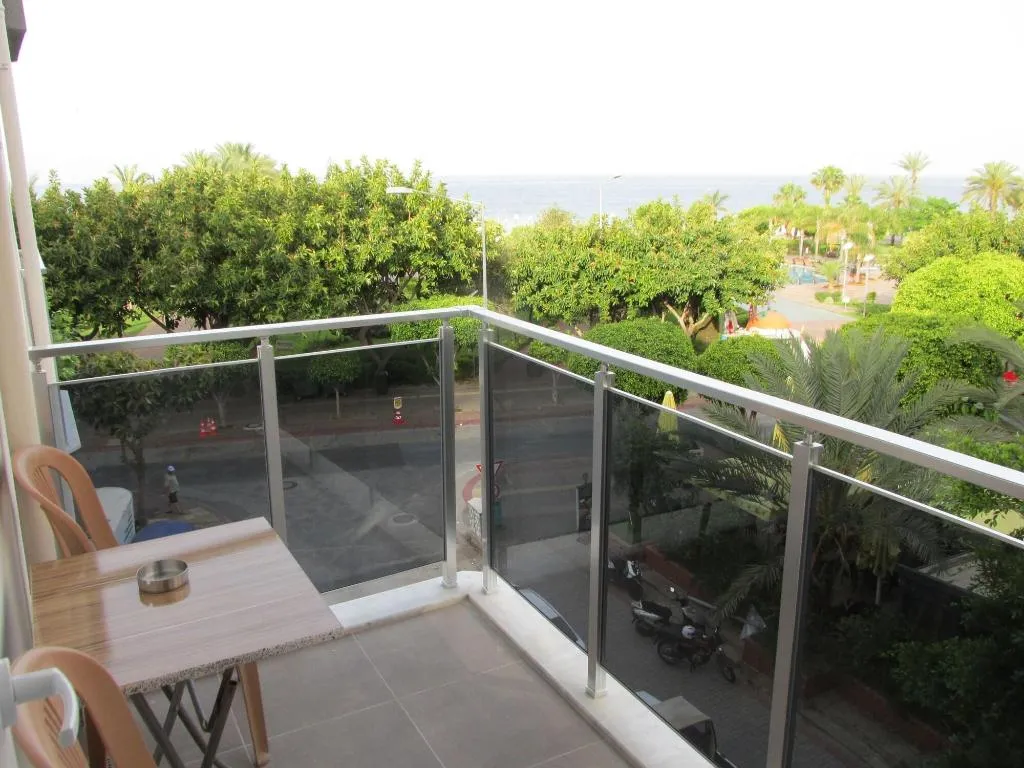 Room, Aysev, Antalya