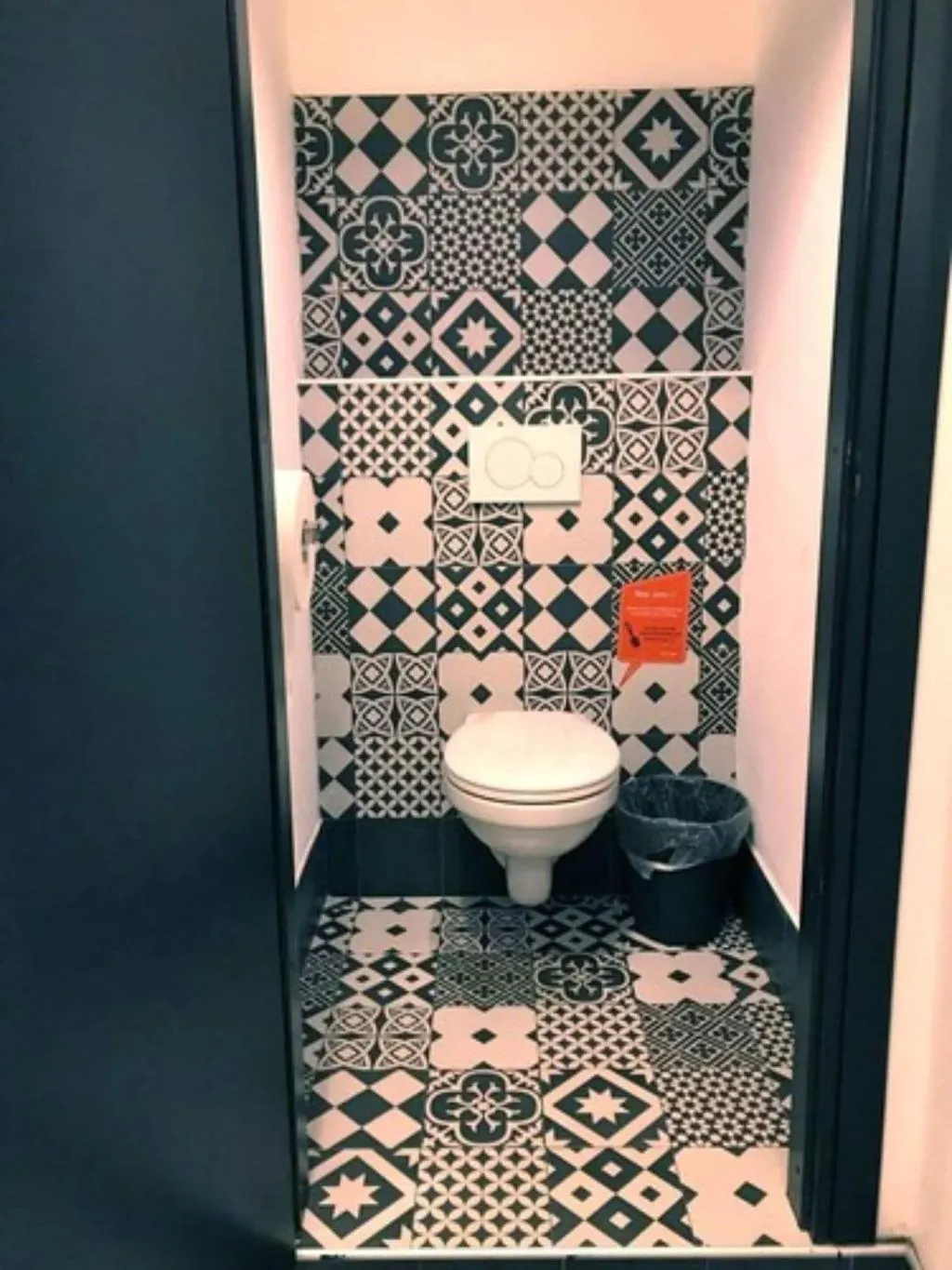 Room, Queen Hostel, Milan