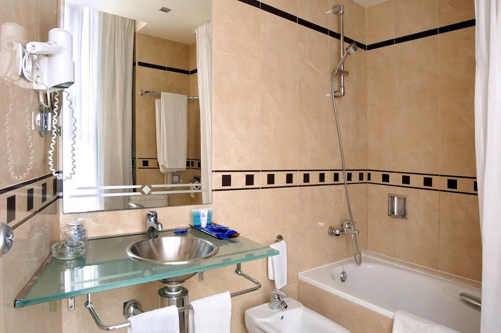 DOUBLE SINGLE USE STANDARD Room, Evenia Rocafort, Barcelona