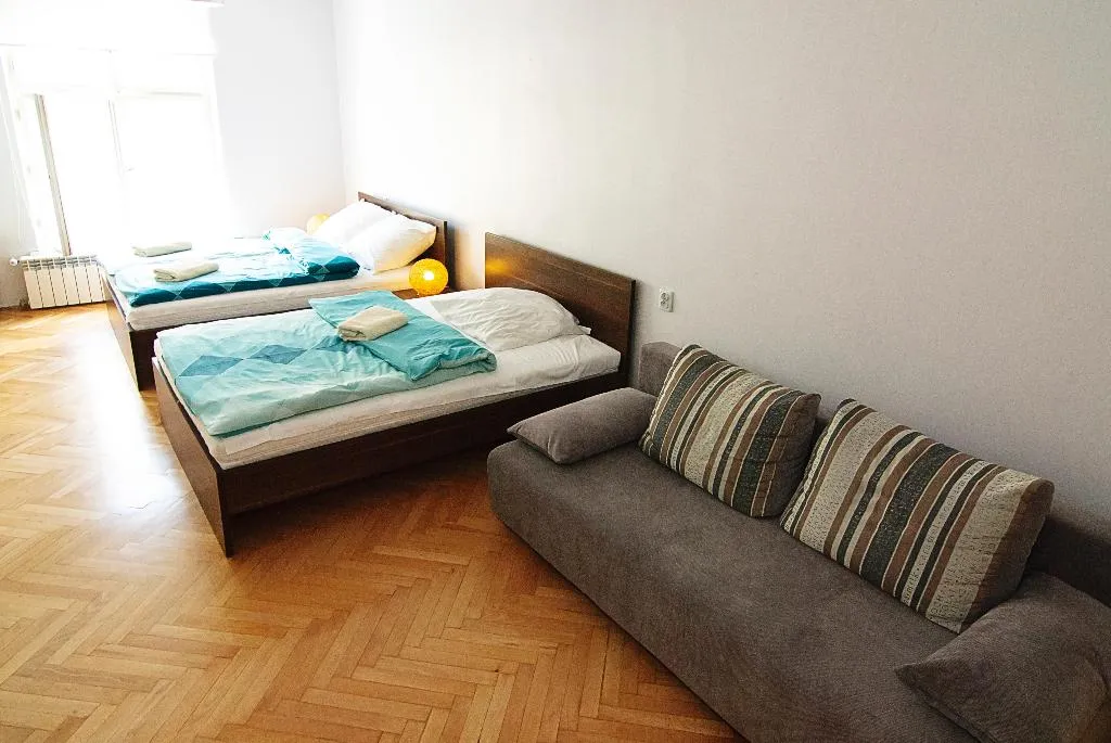 STUDIO CAPACITY 3 Room, P&J Tourist Apartments, Krakow
