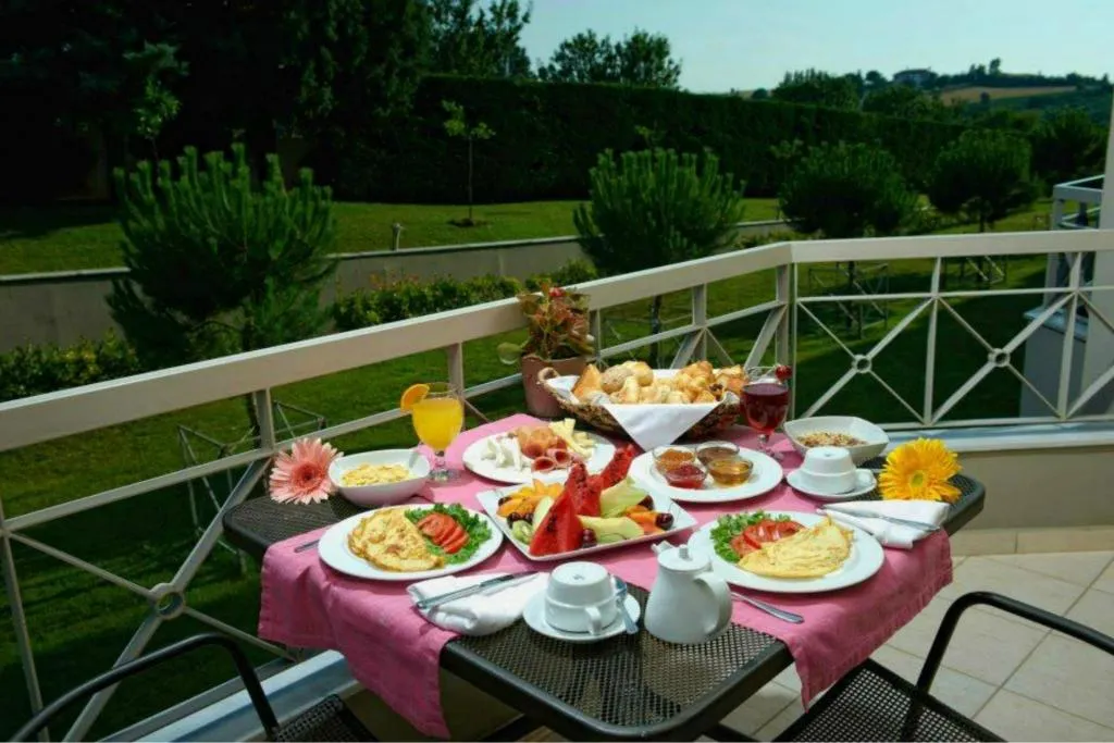 TWIN GARDEN VIEW Room, Royal Hotel Thessaloniki, Halkidiki