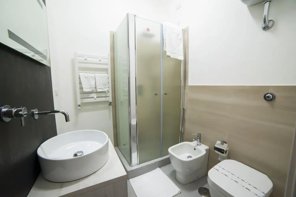 Room, Dada Suite, Naples