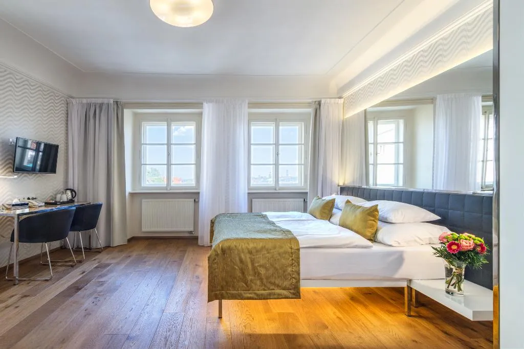 JUNIOR SUITE CITY VIEW Room, Golden Star, Prague