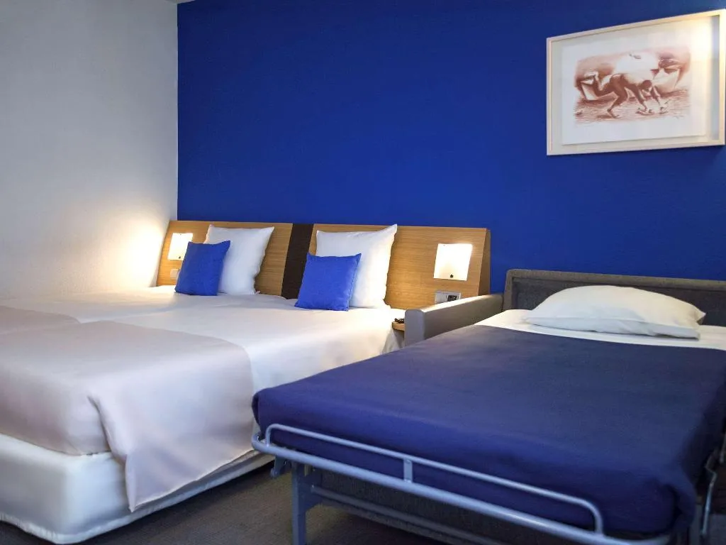 DOUBLE QUEEN SIZE BED Room, Novotel Lisboa, Lisbon