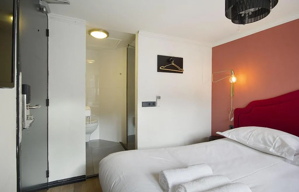 Room, Mr. Monkey Amsterdam, Amsterdam