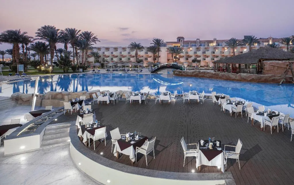 Restaurant, Pyramisa Beach Resort Sahl Hasheesh, Red Sea Riviera