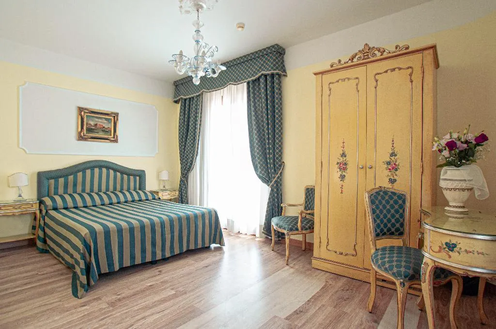 DOUBLE SUPERIOR Room, Hotel Villa Edera, Venice