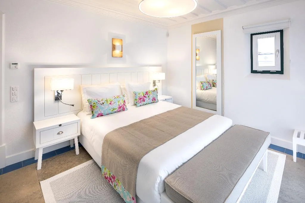 VILLA FOUR BEDROOMS Room, Shantivillas, Algarve