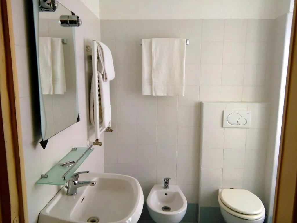 Room, Colosseoinn, Naples
