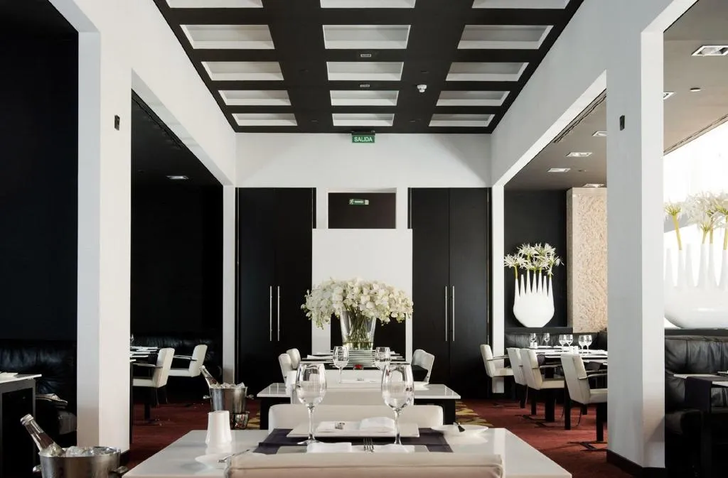 Restaurant, Hilton Madrid Airport, Madrid