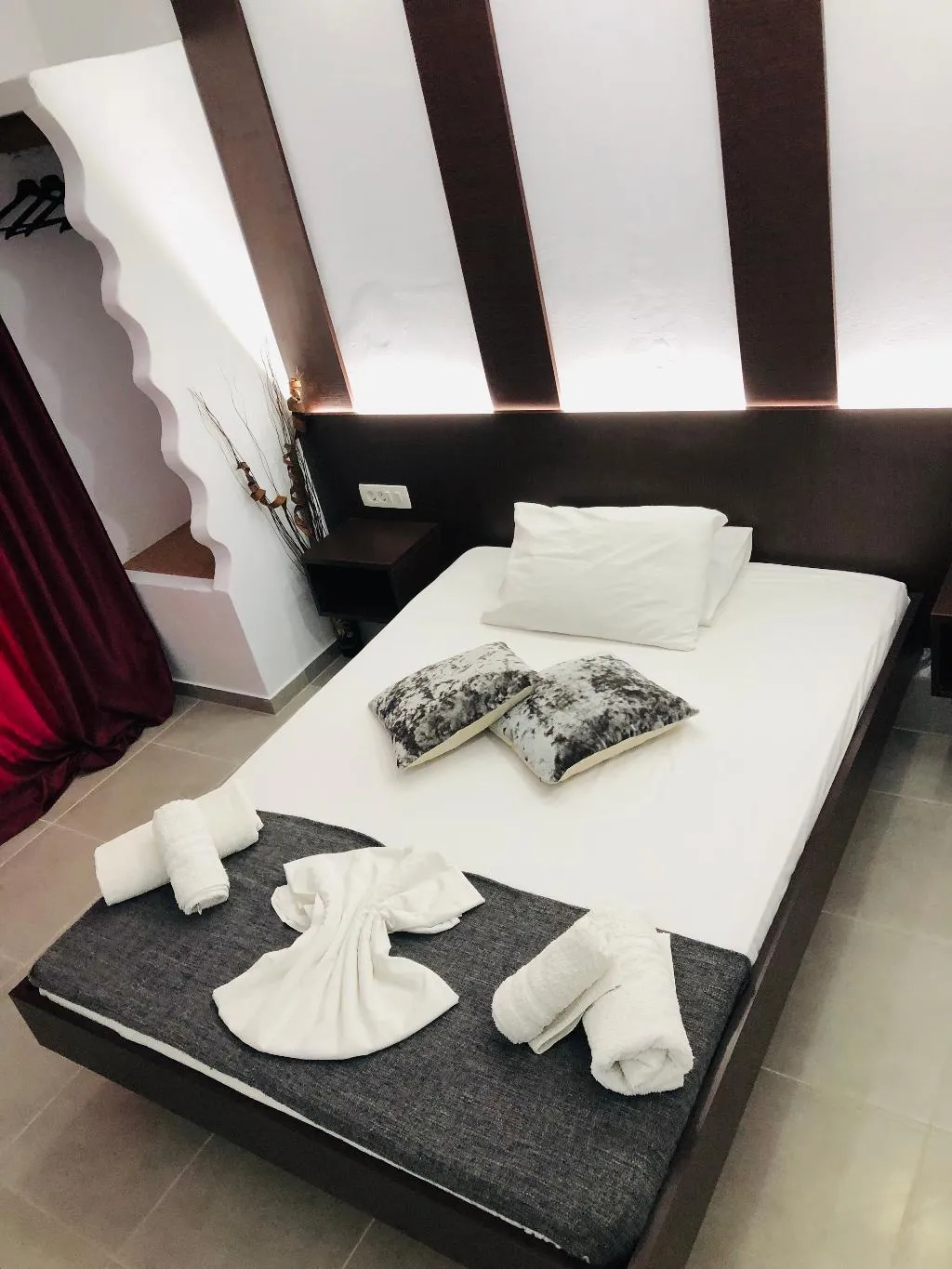 Double or Twin STANDARD Room, Villa Livadaros, Santorini