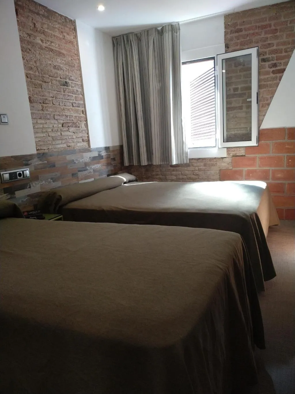 Room, Pensión Miami, Barcelona