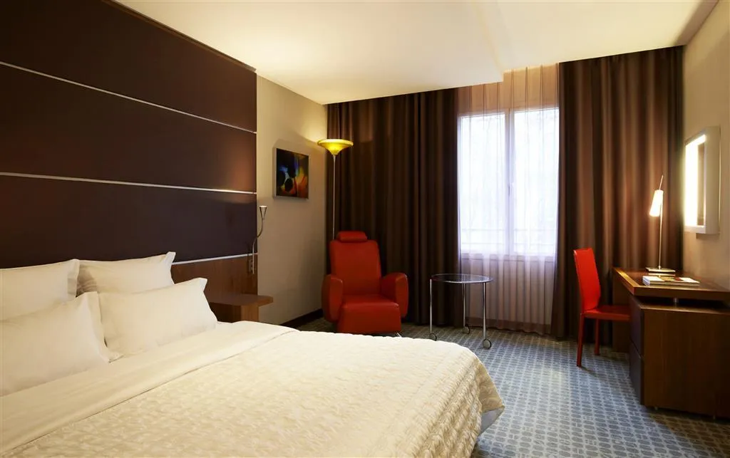 Room, Le Meridien Barcelona, Barcelona